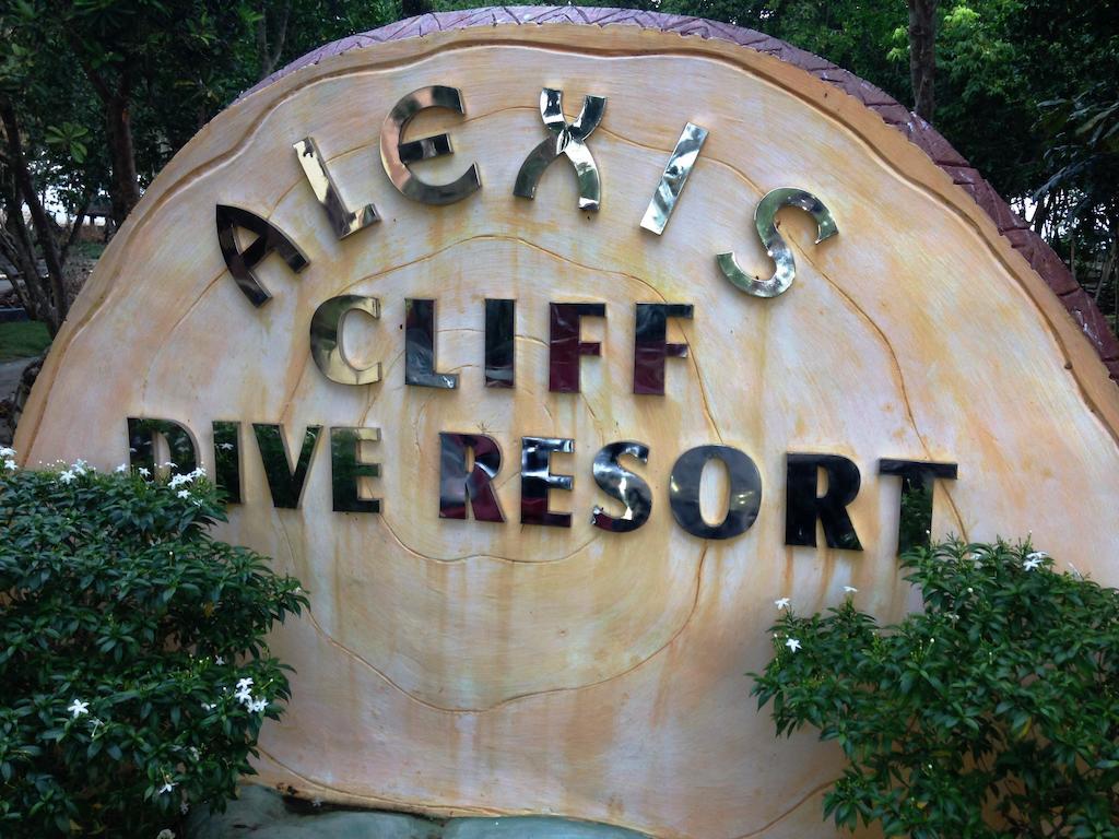 Alexis Cliff Dive Resort Panglao Eksteriør billede