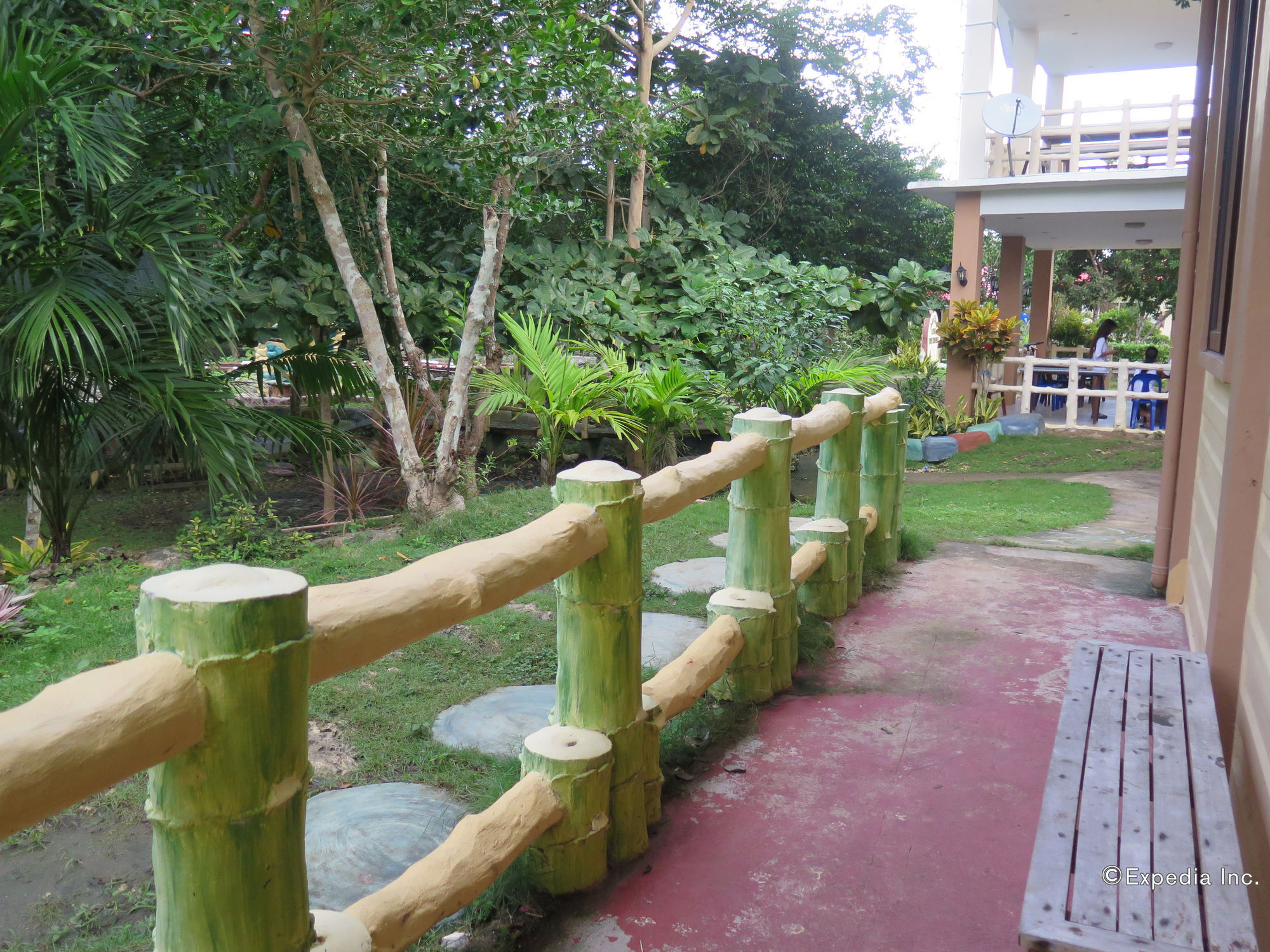 Alexis Cliff Dive Resort Panglao Eksteriør billede